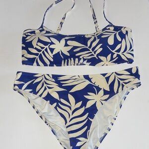 Kate Spade New York Blueberry bikini set. Size Bra medium bikini size Large